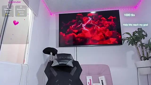 emily palmeer online show from November 1, 12:31 pm