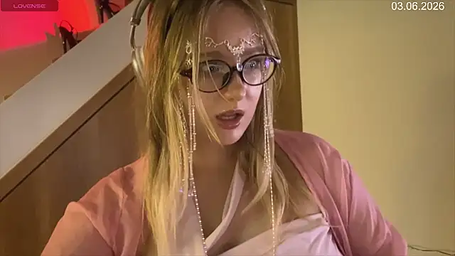 JacyWinslat online show from June 4, 5:06 pm