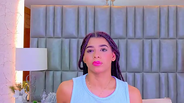 TiaraRosse online show from June 25, 1:46 pm