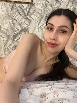 LushLuna online show from October 5, 9:03 am