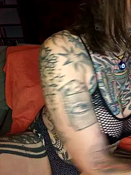 lizzardqueeen online show from October 9, 7:40 pm