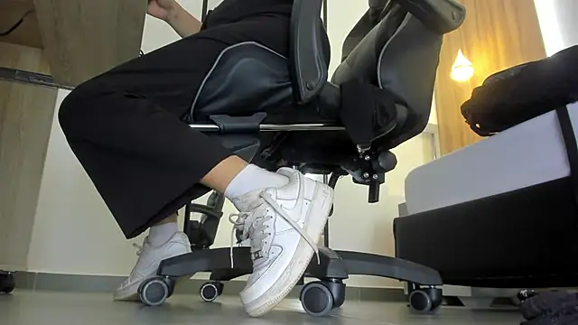 alma fenix online show from December 20, 1:15 pm