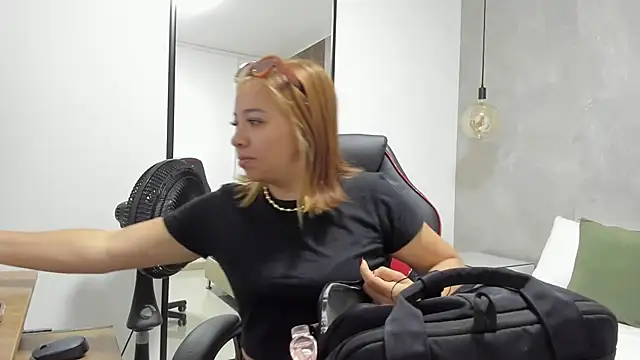 alma fenix online show from November 10, 12:22 pm