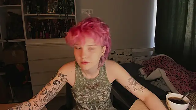 School Love online show from March 9, 7:11 am