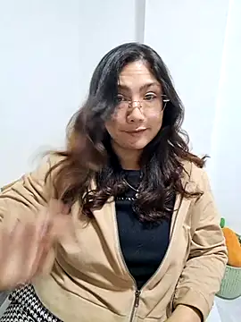 Mia Ruiz online show from November 4, 3:11 am