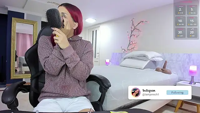 charolbruce 1 online show from February 10, 12:19 pm