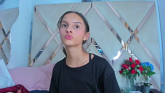 ninaht online show from September 9, 9:25 pm