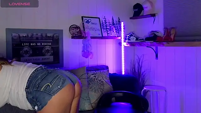 AinsleyMadison online show from October 26, 1:34 am