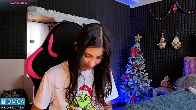 SolBeaumont1 online show from December 1, 7:05 pm