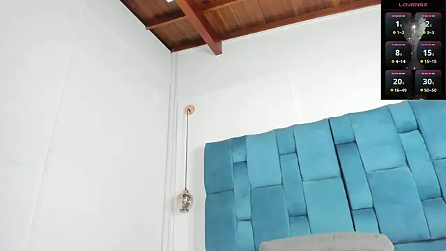 mia  fernandez online show from November 16, 7:14 pm