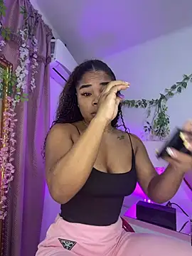 NahiaraReina online show from July 10, 3:01 pm