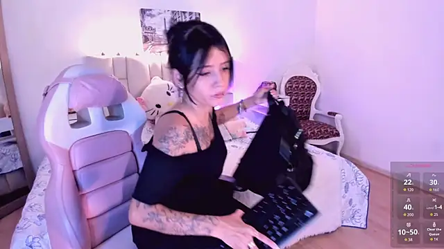 yenny garcia online show from June 2, 6:31 pm