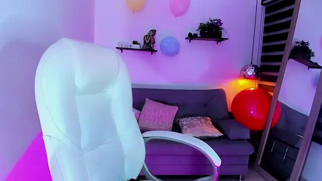 yenny garcia online show from October 28, 6:35 pm