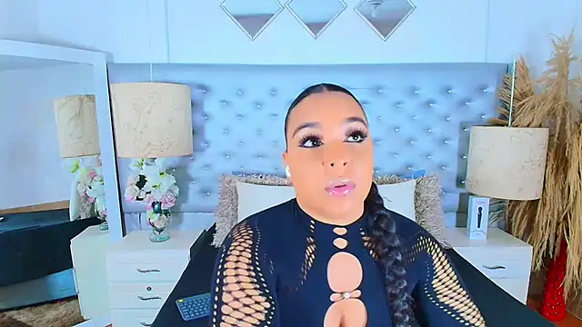 EileenBenzon online show from February 15, 4:59 am