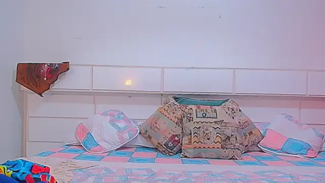 GREATNIPLES online show from November 12, 7:01 pm