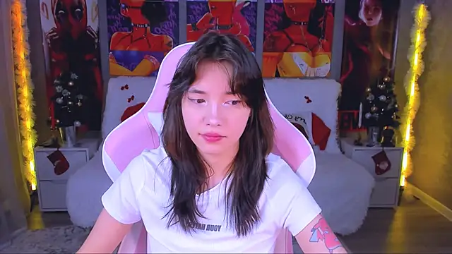 as1an girlfriend online show from December 14, 12:55 pm