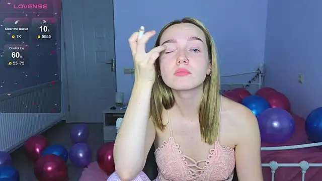 Wild Sophie  online show from November 26, 6:42 pm