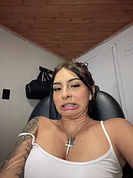 Hilary pinkk online show from November 15, 6:03 am