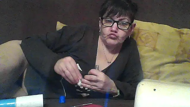 AlanaLaDream online show from November 10, 1:50 pm