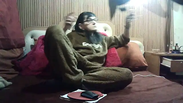 AlanaLaDream online show from February 9, 2:30 pm