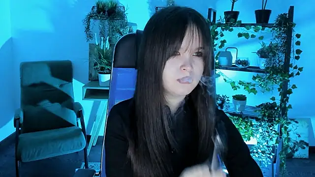 Elainebeness online show from March 17, 7:07 pm