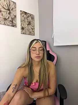 Issabela G1 online show from April 7, 2:02 am