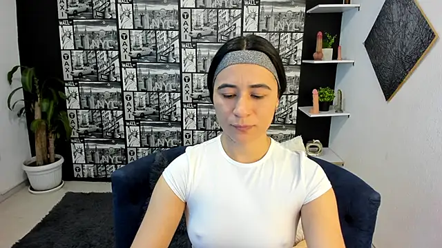 ChloeTurner  online show from November 21, 1:24 pm