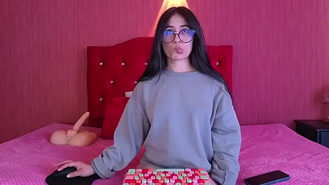 ChloeTurner  online show from November 15, 8:10 pm