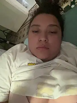 cutiepeach online show from October 24, 9:44 pm