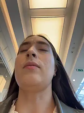 Holly Play online show from April 4, 12:04 pm