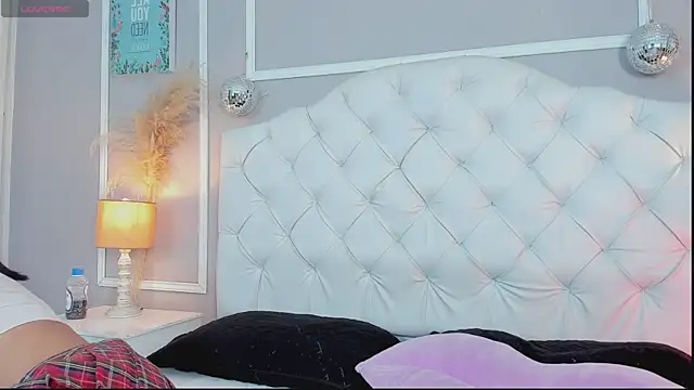 serena jeyms online show from October 17, 8:01 pm