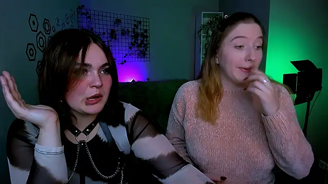 daisy candy online show from October 12, 8:00 pm