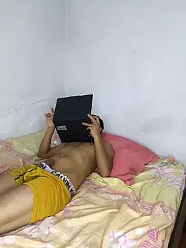 geroAguilar online show from December 17, 1:15 pm