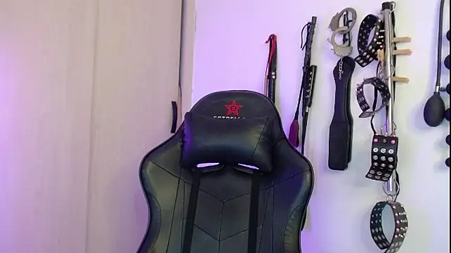 Alisson Beckett online show from March 18, 6:57 pm