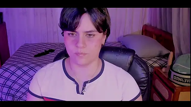 isabelacooperr online show from May 7, 4:17 am