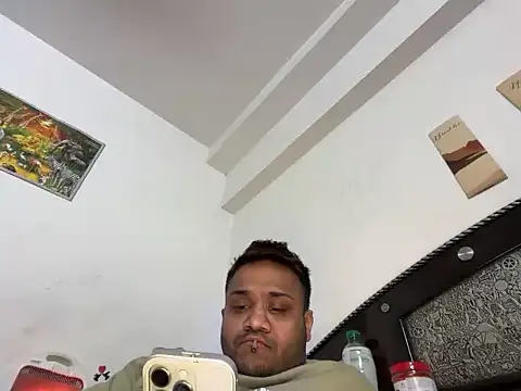 Rhythm Rhyme online show from December 18, 8:35 pm