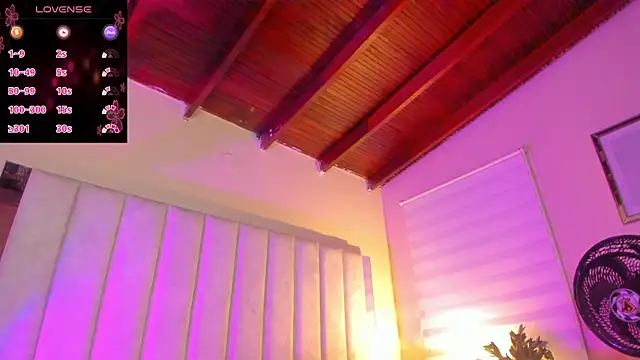 lil hanna18 online show from November 6, 7:53 pm