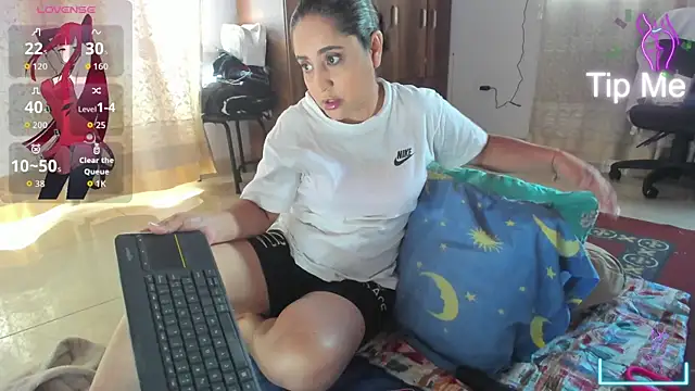 Yaya    11 online show from July 18, 4:53 pm