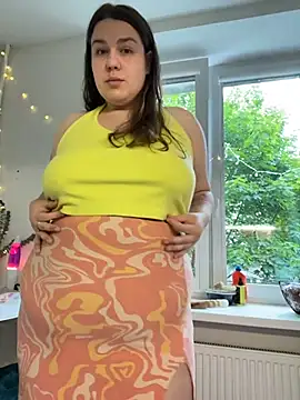 SuzieMurray online show from June 18, 8:16 am