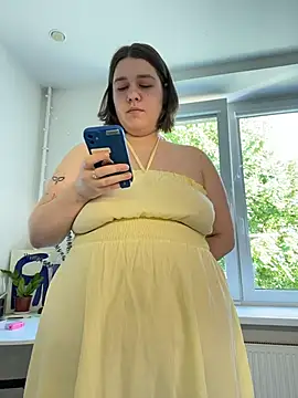 SuzieMurray online show from July 12, 8:15 am