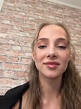 Snapshot of CaseyStar chatting on October 19, 11:56 am CaseyStar online show from October 19, 11:56 am