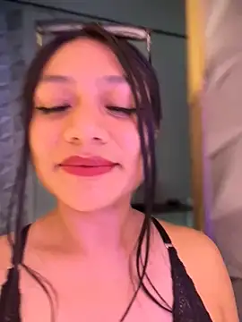 Snapshot of Im_Little chatting on September 20, 3:05 am Im Little online show from September 20, 3:05 am