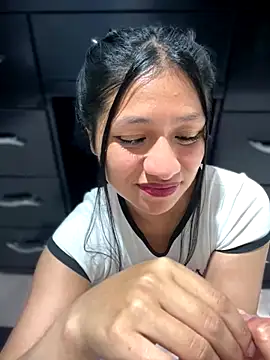 Snapshot of Im_Little chatting on October 15, 3:53 am Im Little online show from October 15, 3:53 am