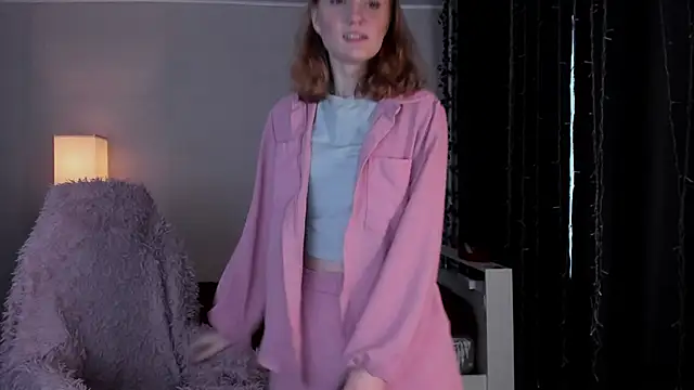 ReddHotPipper online show from December 1, 3:32 am