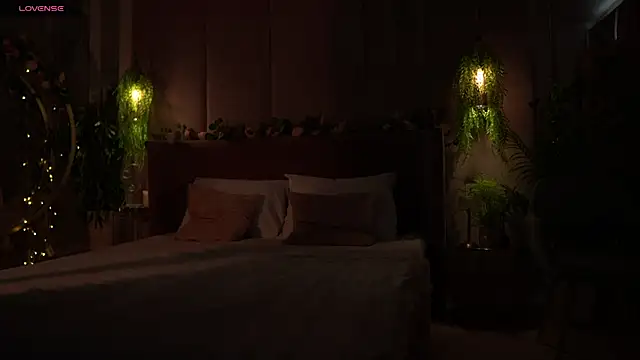 Smiley Mia online show from September 24, 5:06 am