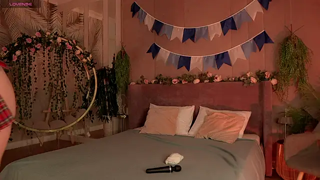 Smiley Mia online show from September 30, 5:35 am