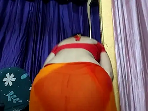poojaxxx65 online show from June 19, 9:51 pm