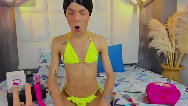 Realbadbxtch online show from October 7, 5:39 pm