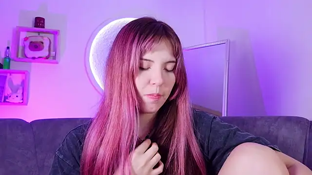 cherrybom969 online show from May 4, 5:33 am