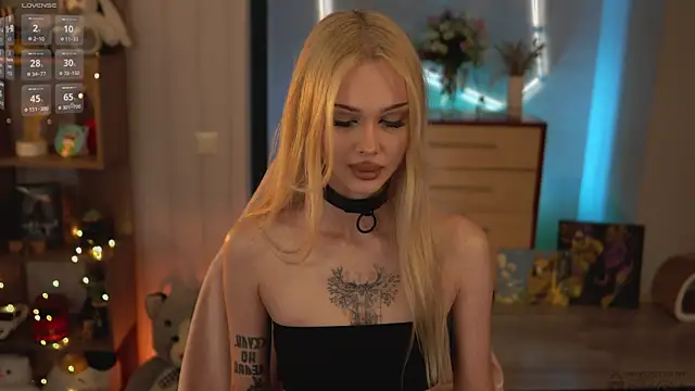 ManiFreyja online show from April 8, 5:59 pm